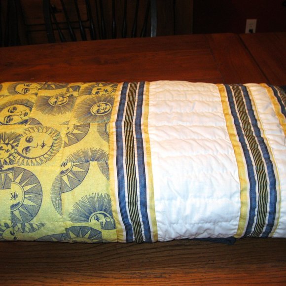 SALE  Vintage pattern Quilt Hand Quilted  Sun Moon Design 78 X 88” Full/Queen - Picture 11 of 14